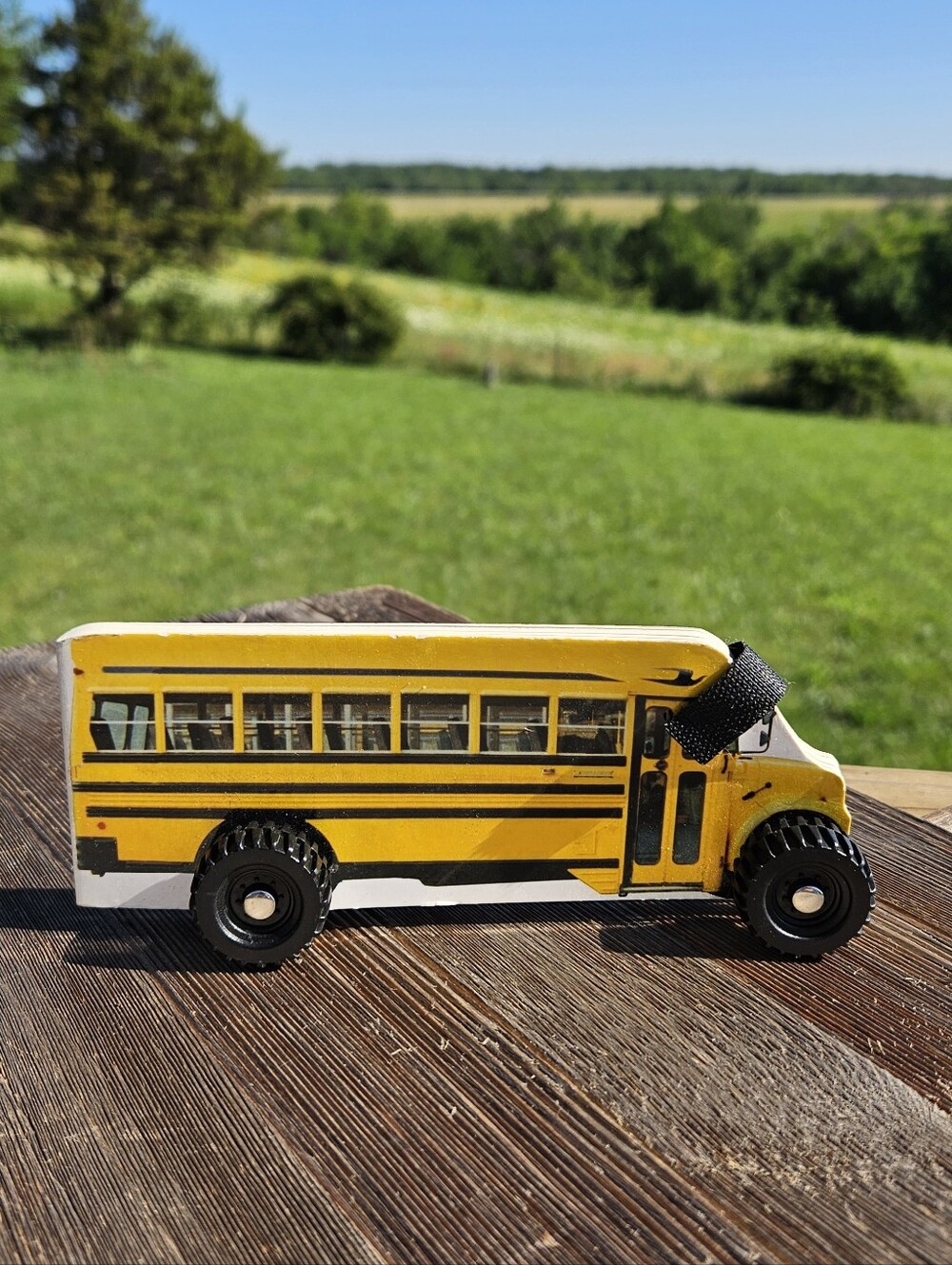 DK Wheelie Books Bus Board Book Toy Shaped Rolling Wheels School Bus Preschool